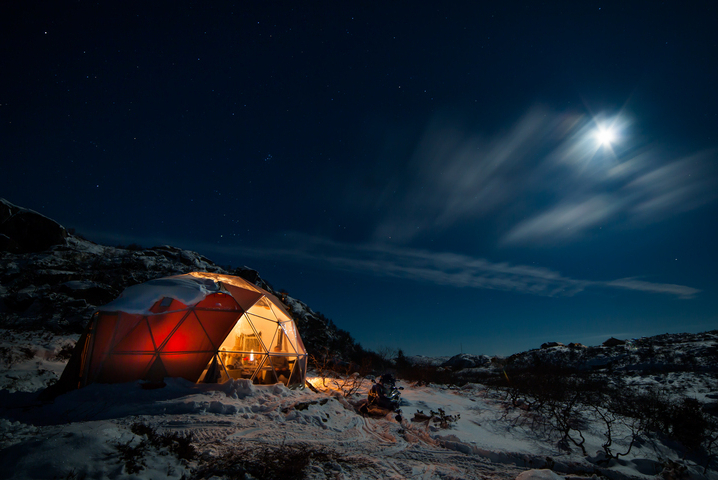 Dome perspektiv med måne TR