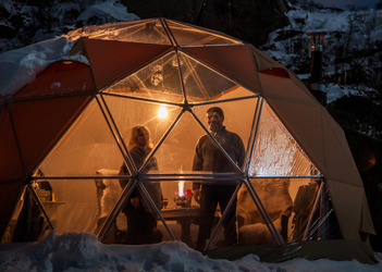 Dome front utv nær 1